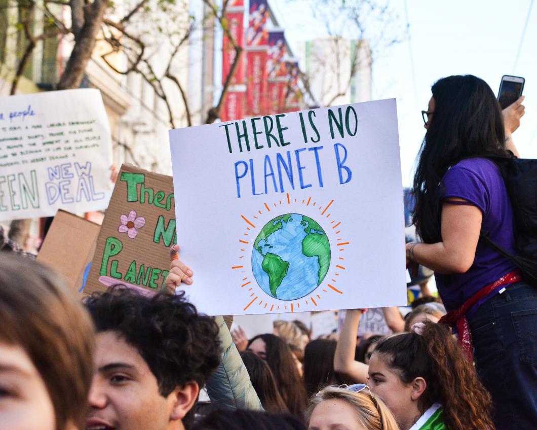 Afbeelding van mensen op een klimaatdemonstratie